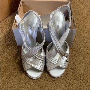 Jacqueline Ferrar Heels 7.5